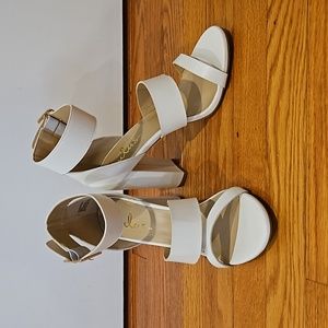 Lulus White Open Toes Block Heels